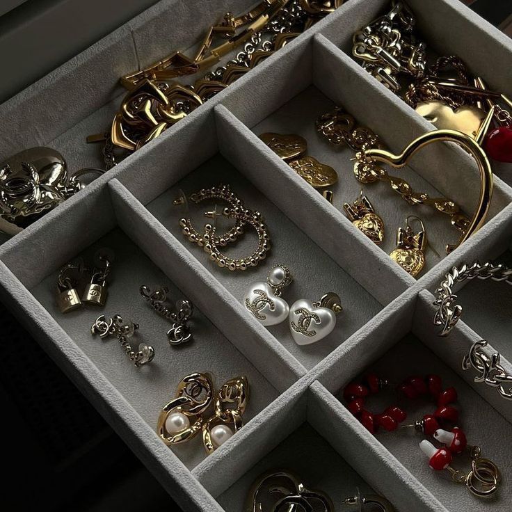 JEWELLERY ACCESSORIES